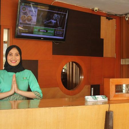 Hotel Grand Karawang Indah מראה חיצוני תמונה