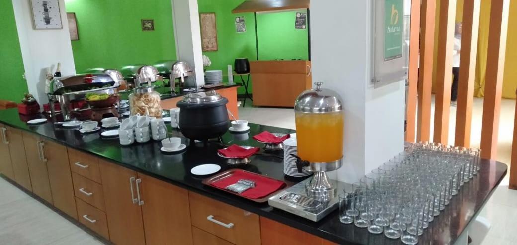 Hotel Grand Karawang Indah מראה חיצוני תמונה